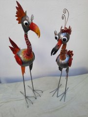 Vogel  Emmy  ca. 80 cm hoch  und  Little Crazy one  ca. 75 cm hoch
